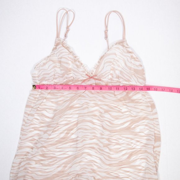 Dainty blush pink sheer nightie in animal print - Picture 9 of 11